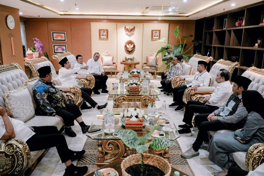 Empat Bupati di Jawa Timur Bertemu Gus Ipul, Siap Majukan Pengentasan Kemiskinan Lewat DTSEN