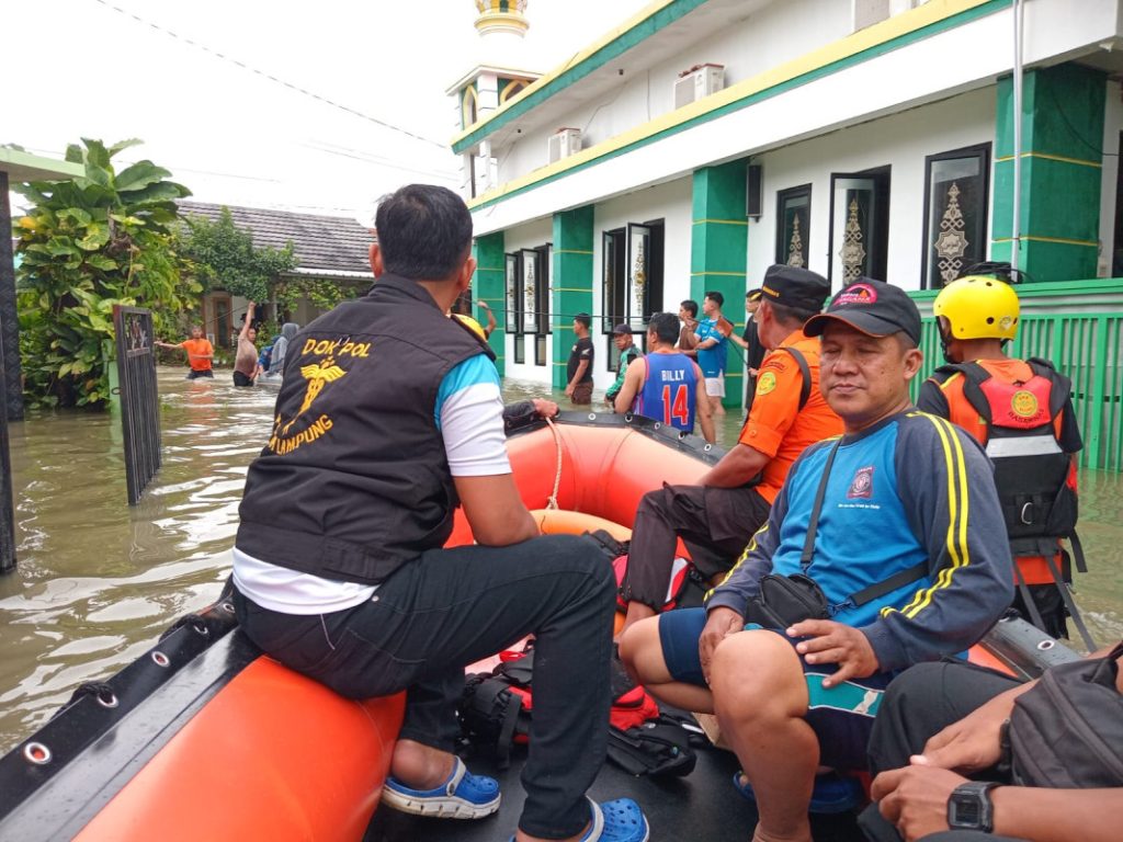 Kemensos Salurkan Bantuan Senilai Rp568 Juta untuk Korban Banjir Bandar Lampung