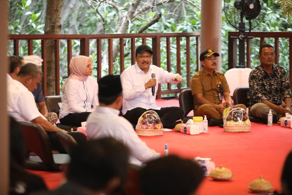 Kerja Bakti Massal Mangrove Bali, Mensos Gus Ipul Tekankan Perubahan Berbasis Masyarakat untuk Tangani Krisis Sampah