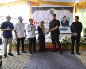 Menpora Dito Serahkan Peralatan Olahraga ke Madrasah, Harapan Terhadap Potensi Atlet Muda Indonesia