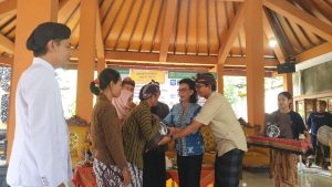 Bakti Sosial di Pura Bhakti Widi Padukuhan Bendo: Mewujudkan Kepedulian Umat Hindu terhadap Kebinekaan