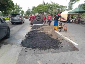 Gerak Cepat Pemkot Semarang: Perbaikan Jalan Kota Terdampak Genangan, Semua Pengguna Jalan Bisa Bernapas Lega!
