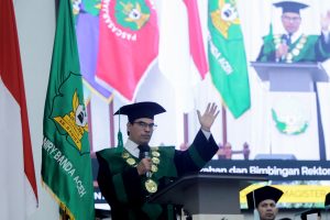 UIN Ar-Raniry Wisuda 1.401 Lulusan, Rektor Ingatkan Pentingnya Jaga Salat dan Integritas!