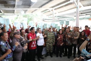 Menteri Nusron Serahkan 965 Sertifikat Tanah di Jawa Tengah, Tekankan Fungsi Sosial Tanah