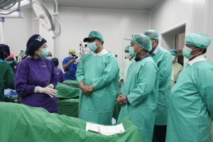 Kemensos Gelar Operasi Katarak Gratis untuk 275 Warga Jawa Barat