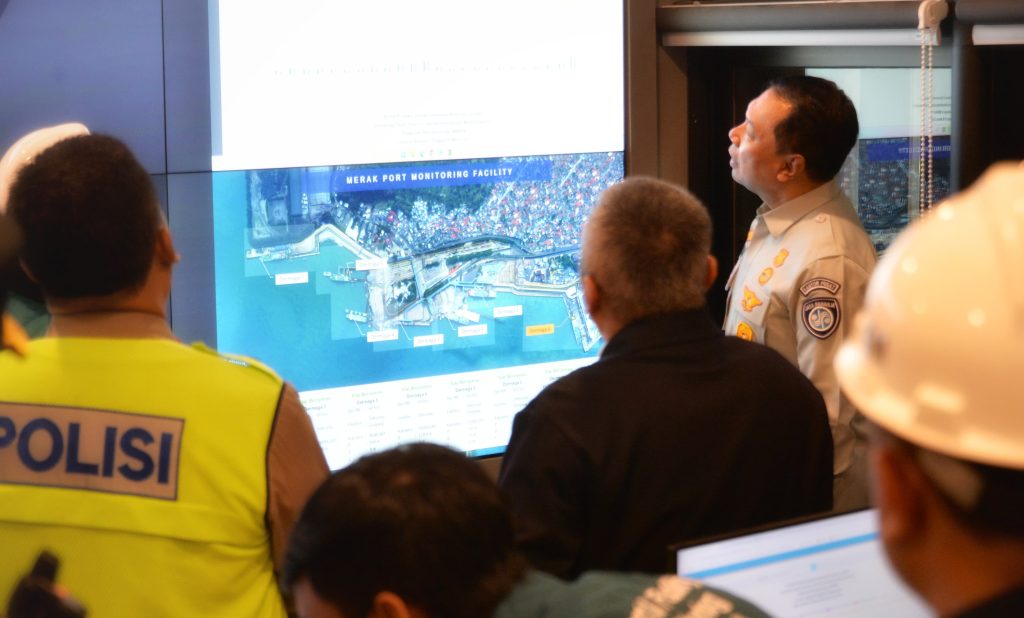 Menhub Dudy Pastikan Arus Mudik di Pelabuhan Merak Terkendali Tanpa Penumpukan Kendaraan