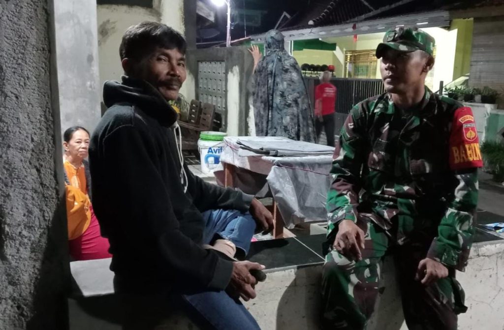 Marak Perang sarung, Babinsa Gringsing Patroli Keliling