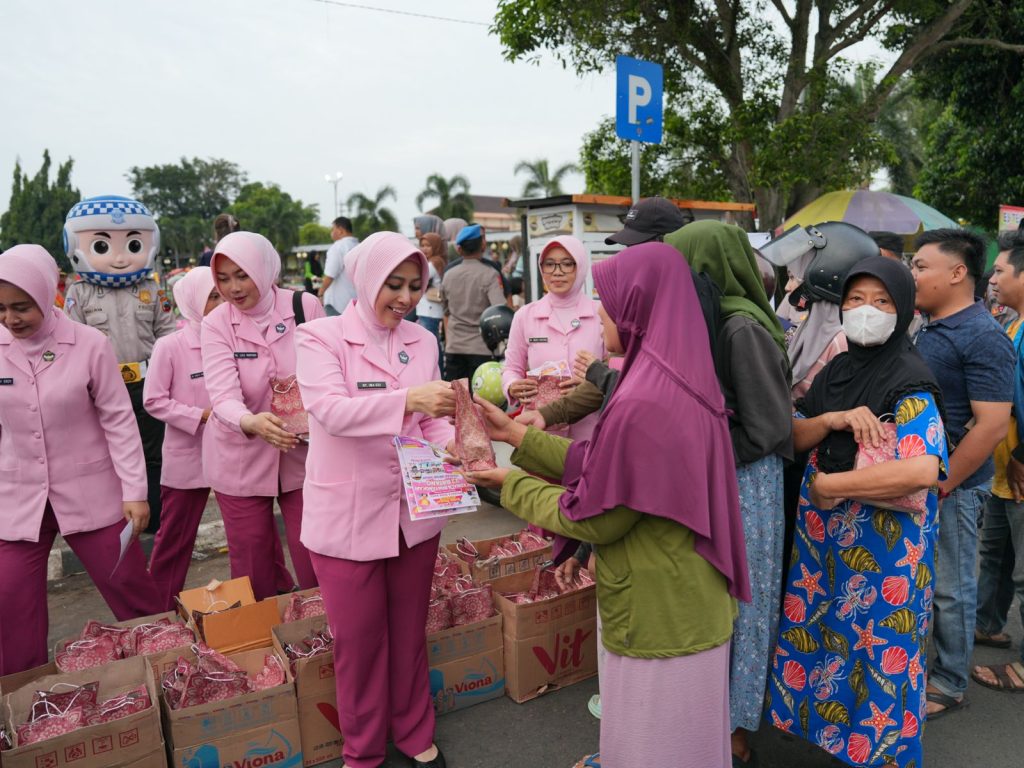 Sambut Ramadan, TK Kemala Bhayangkari Polres Batang Gelar Aksi Sosial Bagi Takjil