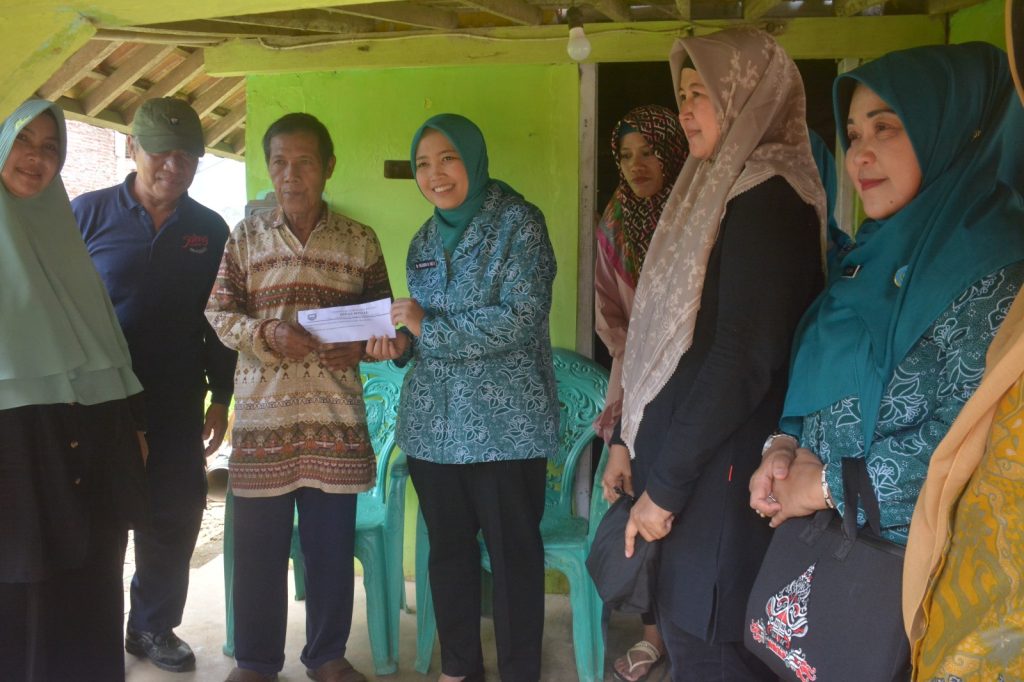 Peringatan HUT Ke-59 Kabupaten Batang: Pemkab Lakukan Anjangsana dan Bhakti Sosial