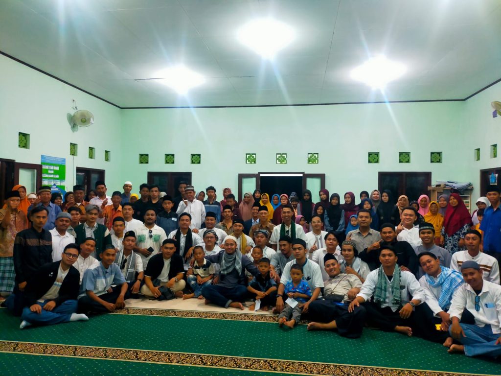 Bakti Sosial Komunitas Atap Teduh di Pondok Pesantren Ma’rifatullah Yayasan Kiwari Sleman Yogyakarta