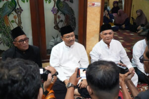 Mensos Saifullah Yusuf Hadiri Tahlilan dan Berikan Santunan untuk Korban Longsor Mojokerto