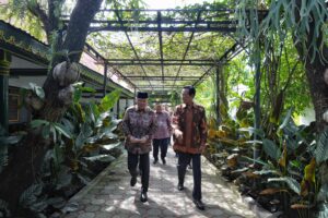 Menhub Dudy Purwagandhi Bertemu Gubernur DIY