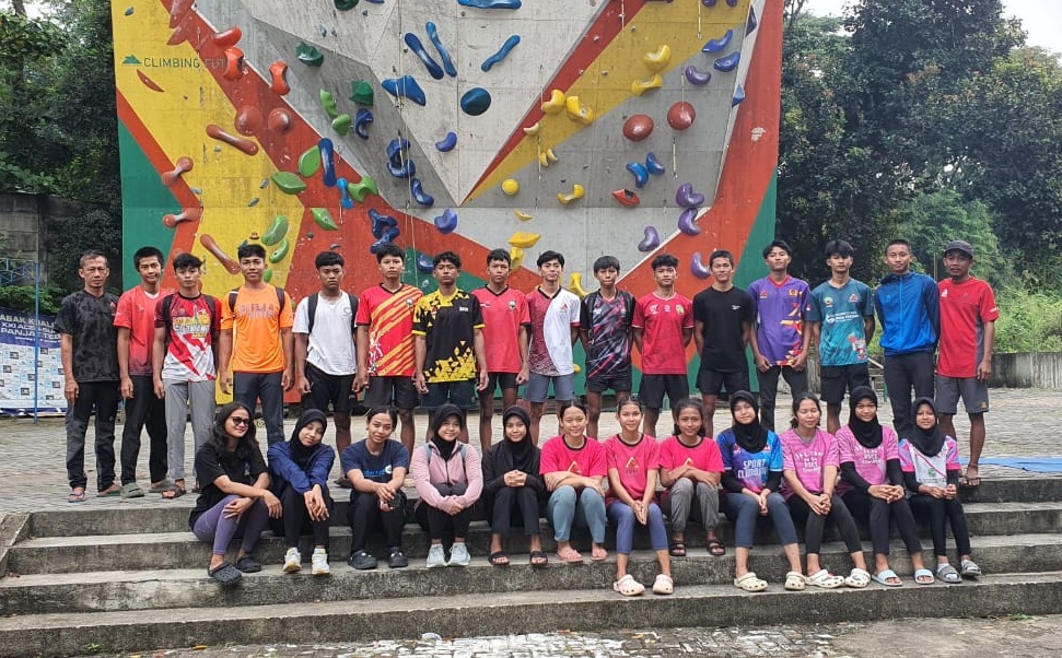 Dua Srikandi Panjat Tebing Batang Wakili Jateng di Kejurnas 2025