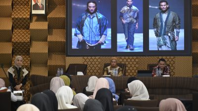 Disbudporapar Tuban Dorong Fashion Lokal Lewat Bimtek Ekonomi Kreatif 2025