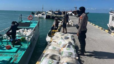 Kapal Bantuan Kandas di Raas, Distribusi Beras ke Pulau Terpencil Tetap Lancar
