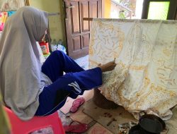 Trimah, Pembatik Difabel Sleman yang Lukis Harapan Lewat Kaki