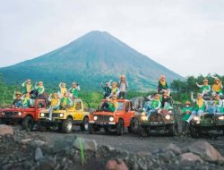 Lavatur Semeru: Wisata Jeep di Pronojiwo yang Dongkrak Ekonomi Warga Lereng semeru