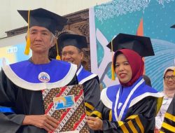 Wisuda 90 Lansia Pontianak: Program Sekolah Lansia Cetak Generasi Tangguh dan Berdaya