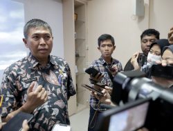 Tumpukan Sampah Picu Banjir, DSDABM Surabaya Siagakan Petugas Rumah Pompa 24 Jam Nonstop