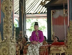 Pakoe Boewono XIV Resmi Jumeneng: Era Baru Karaton Surakarta Dimulai dari Watu Gilang