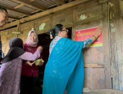 Gunungkidul Pasang Stiker Keluarga Miskin: Upaya Percepat Penanganan Kemiskinan Berbasis Data