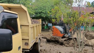 Kemenag Bireuen Salurkan 7 Ton Beras untuk ASN Terdampak Banjir dan 48 Pesantren Dapur Umum