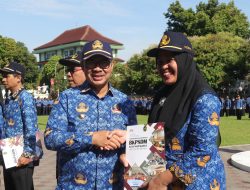 Wali Kota Yogyakarta Serahkan 1.200 SK PPPK Paruh Waktu, Tekankan Profesionalisme dan Etos Kerja