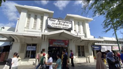 Libur Nataru 2025, Pasar Beringharjo Dipadati Pengunjung, Batik dan Kuliner Jadi Buruan Wisatawan