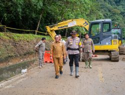 Jalan Lembah Anai Kembali Dibuka untuk Motor: Akses Vital Sumbar–Riau Pulih Dua Pekan Pasca Banjir