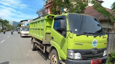 Kementerian Lingkungan Hidup Hibahkan Dump Truk Sampah ke Aceh Tengah, Dukung Target Aceh Tengah Bersih 2025