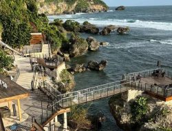 On The Rock Jadi Ikon Wisata Baru Pantai Gunungkidul, Perpaduan Alam dan Nuansa Modern