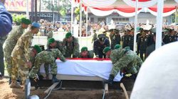 Haru di TMP Giripeni, Danlanal Yogyakarta Hadiri Prosesi Pemakaman Prajurit Gugur di Lebanon Suasana duka m