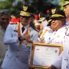 Jombang Tembus 4 Besar Nasional EPPD 2025, Bupati Warsubi Raih Penghargaan Kemendagri