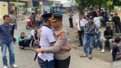 Kapolres Bulukumba Pilih Dialog Terbuka di Jalan, Aksi Berakhir Kondusif